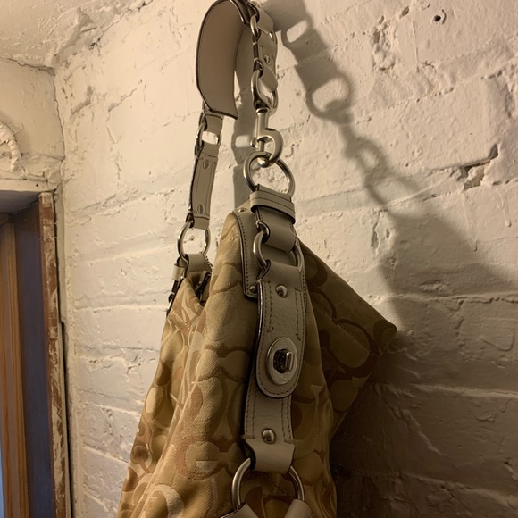 Authentic Coach Handbag /Purse/Shoulder Bag - Picture 3 of 11